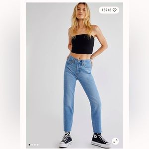 NWT Levi’s Premium Wedgie Straight jean in 29